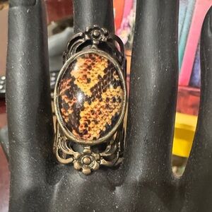 Elegant Gold and Brown Statement Ring